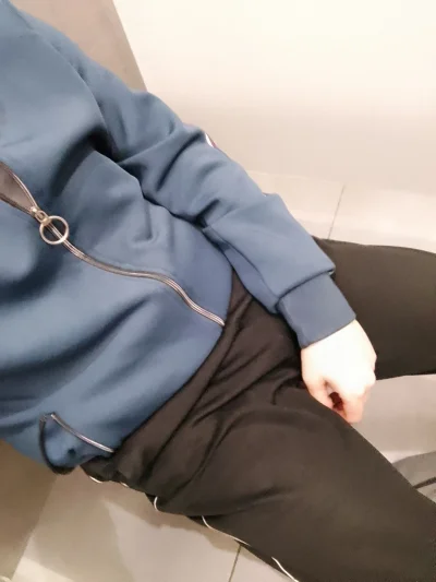 Kryptonim_X - Dziś w galerii spoko ochroniarz pracuje, nie pruje się że siedzie w toa...