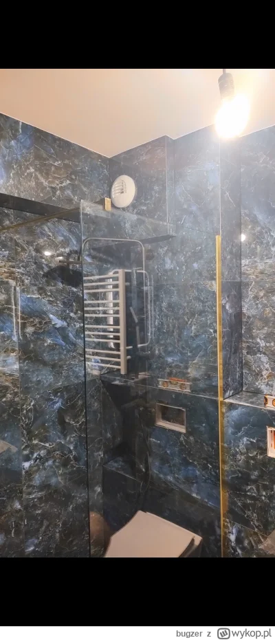 bugzer - @brainmixer ja myślałem że w łazience o-------m lipę, ale patrząc na to, to ...