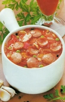 Eliade - @malebro: Kiełbasa w pikantnym sosie pomidorowym

Składniki:
    • 40 dag ki...