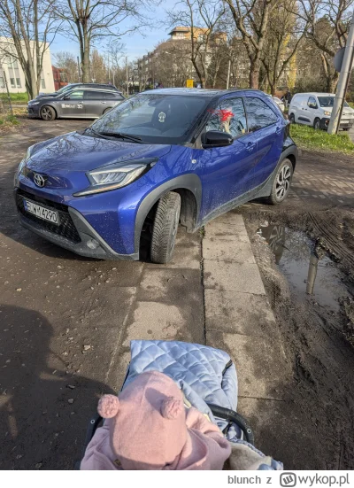 blunch - @Polozna504: Z tym panem mieliśmy wojnę na cierpliwość xD On czekał, aż ja p...