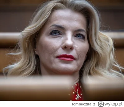 tombeczka - @Chlodny_Pokerzysta: Nie napinaj się. To była modelka i prezenterka dużej...