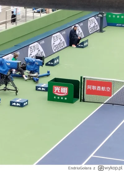 EndriuGolara - #tenis 
Po co na kortach są budy dla baby do pilnowania letów, jak już...