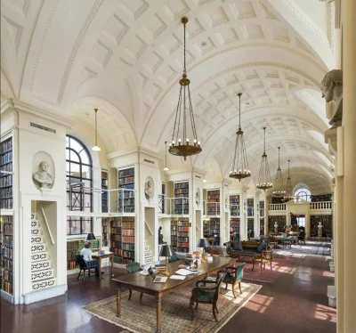 Loskamilos1 - Wnętrze Boston Athenaeum, jednej z najstarszych bibliotek w USA. Istnie...