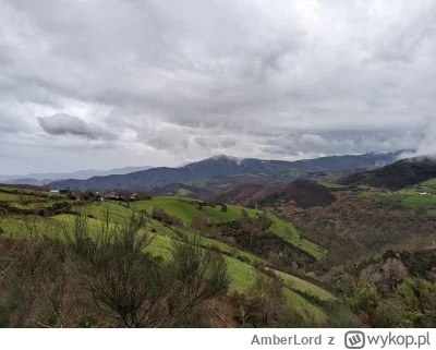 AmberLord - Dzisiaj nad górami zawisły ciężkie chmury, mila odmiana po wczorajszym up...