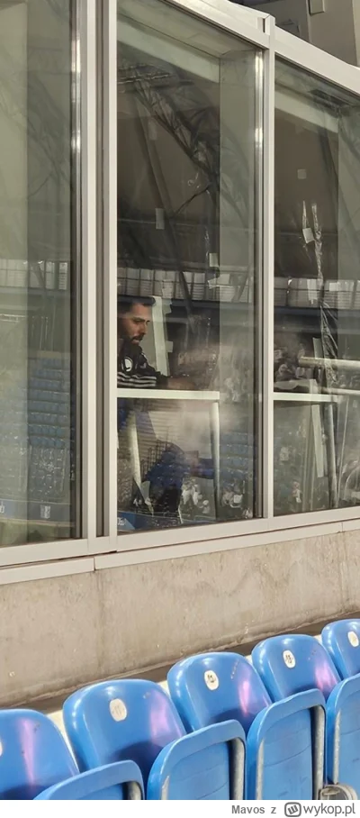 Mavos - Nazywam się Cezary Baryka, od dwudziestu minut jestem właścicielem tego oto s...