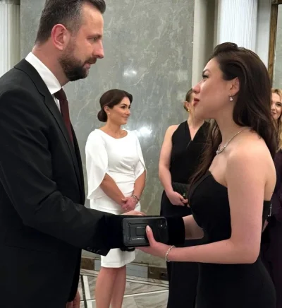 Ambessa - Polska wysłanniczka spotkała się dziś rano z Syryjskim watażką i warlordem ...