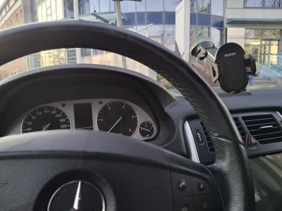 hatsune_miku1993 - #przegryw siedzę w aucie bo przyjechałem 30 min wcześniej do pracy...