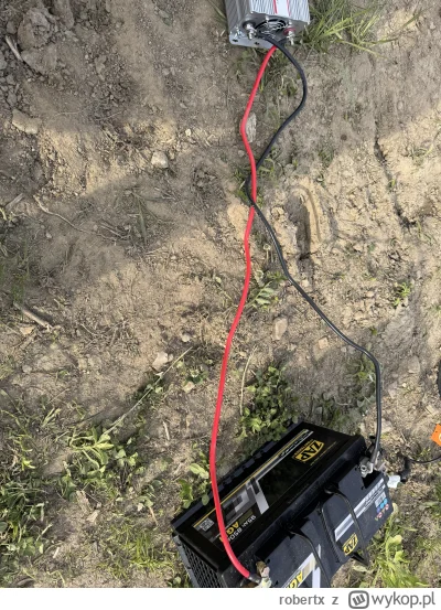 robertx - Pod jakim hasłem szukać takich kabli którymi łączy się przetwornice z akumu...