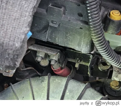 jayfly - Jak nie ma prądu z akumulatora na tych kablach dochodzących do skrzynki bezp...