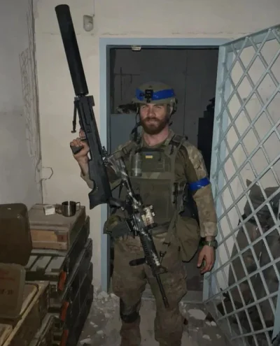 wfyokyga - Giga spluwa