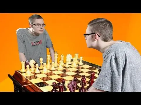 Arvin - @t4f9oy55: Kiedy grasz w warcaby z samym sobą i przegrywasz