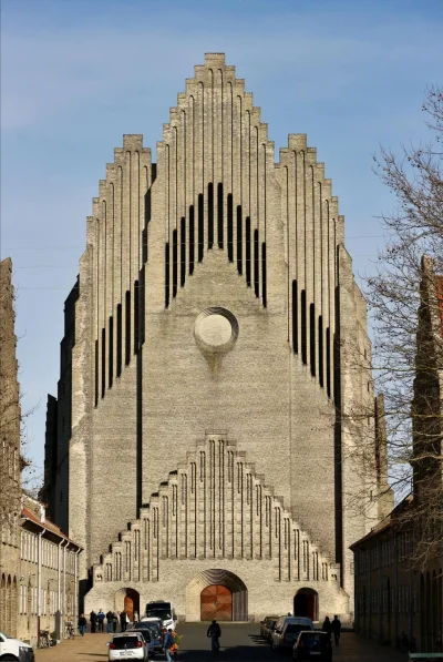 Loskamilos1 - Kościół Grundtvig to budowla zlokalizowana w Kopenhadze, zbudowana w st...