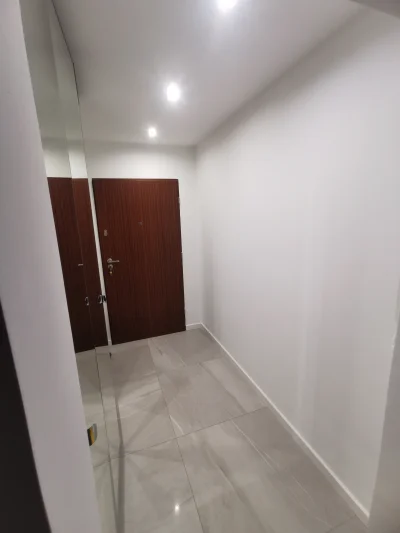 Megalogin - Chciałbym tu jebnac na ścianę jakaś fajna tapetę (jasną) i szukam i szuka...