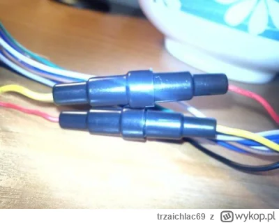 trzaichlac69 - @SZESCIOPAK_HARNASIA: czerwony z żółtym zamienić kable w wiązce radia
