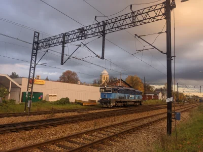 sylwke3100 - Nurek śmigający przez Katowice 

Czyli lokomotywa czeskiej serii 753 zwa...