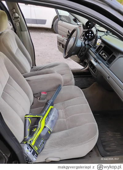 makgyvergaleriapl - Jak i mowiłem, wczoraj V8 wyjęchało na miasto. Pierwsze odkurzani...