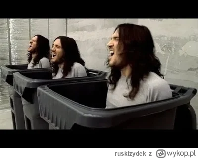 ruskizydek - #miszkapoleca #muzyka #rhcp
Red Hot Chili Peppers - Can't Stop
Riff geni...