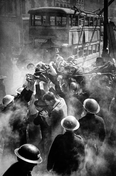 wfyokyga - Uratowanie baby z gruzów po jebnieciu V-2