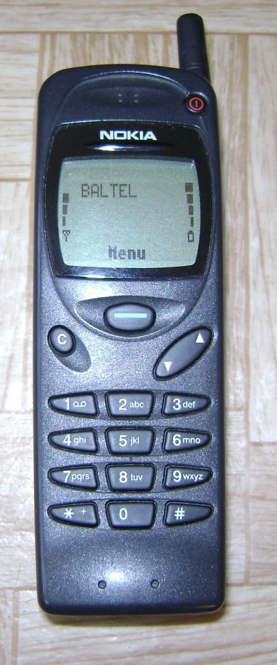 czajoza4 - @nat89: Nokia 3110. Telefon tak zajebisty, że nawet godziny nie wyświetlał...