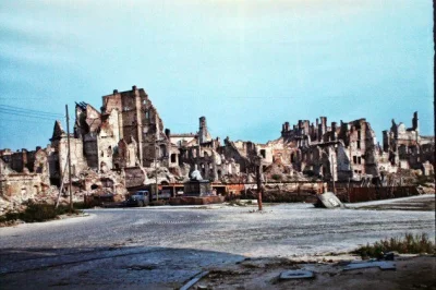 edytq - Plac Zamkowy i ruiny Starego Miasta w 1947 roku.

Henry N. Cobb

#warszawa #f...