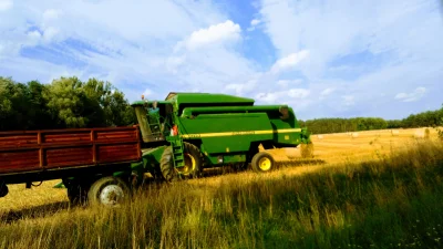 czteroch - #kombajn
Podobno im bardziej zielony jest traktor, tym jest lepszy.
Nie ...