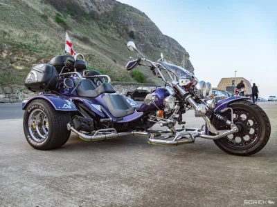 sorek - 3 kołowe motocykle łączą największe wady samochodów i motocykli

#motospott...