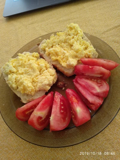 Rruuddaa - #sniadanie #jajecznica #studentkagotuje #jedzzwykopem