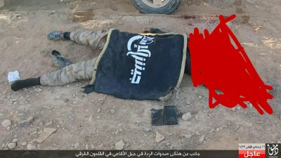 2.....r - Tymczasem w górach Kalamun ISIS n------a się z Jaish al Islam 


Nawet flag...