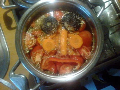 pilot-wycieczek - Moja zupa dziwnie na mnie patrzy...

#gotujzwykopem