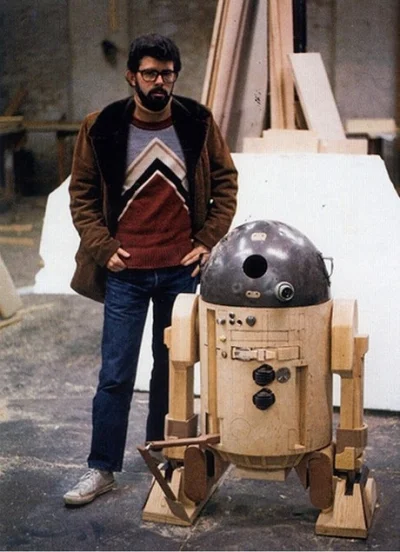 WezelGordyjski - #wejscieodzakrystii

George Lucas i prototyp R2D2, 1975 rok