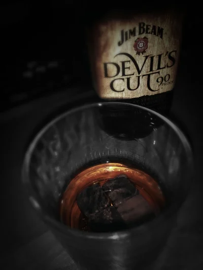 Leniek - #wykopdrinkersclub na dziś były dwie pozycje Jim Beam Honey + Jim Beam Devil...