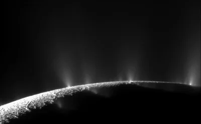 Elthiryel - Sonda Cassini pobierze próbki z pozaziemskiego oceanu w środę, 28 paździe...