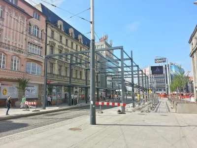 normanos - To jest obrzydliwe. #!$%@? konstrukcje pozamykały rynek i przysłoniły wido...