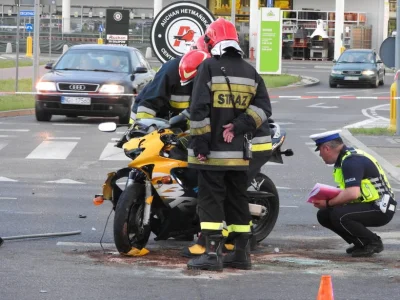 Barham - Motocyklista po reanimacji trafił do szpitala. "kierująca Toyotą zjeżdżając ...