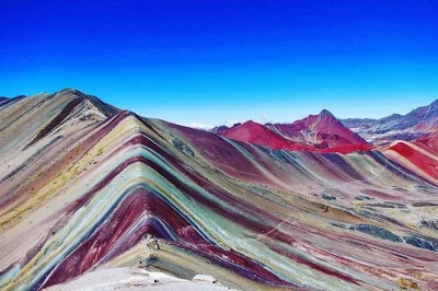 Zdejm_Kapelusz - "Tęczowe Góry" w Peru.
Zbocza gór pokryte są minerałami, które utle...