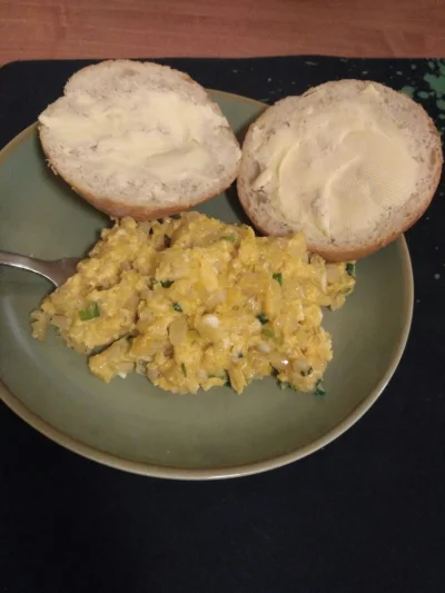 JenotRex - Mirki czy to normalne jeść jajecznice na kolację, bo wydaje się to być typ...