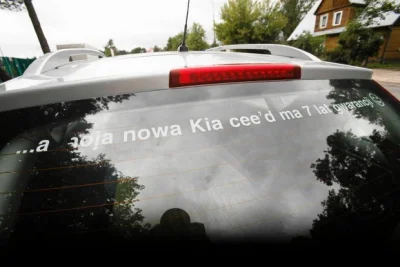 nieocenzurowany88 - Czym najlepiej zdrapać ten napis?

#samochody #kia