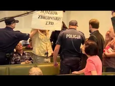 szkorbutny - @MrTofu: Policjanci własnej broni nie potrafią upilnować ¯\\(ツ)\/¯ Nie d...