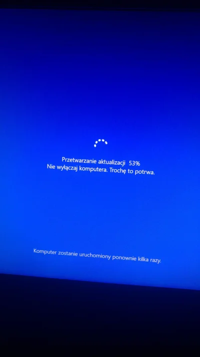 Balthum - Przeglądam sobie internety na #windows 10 a tu mi wyskakuje że aktualizacje...