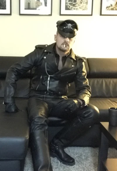 Lukardio - #ladnypan #leather #mrleather #leathermen