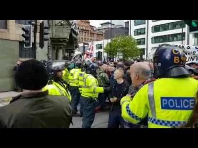 r.....t - #lewackalogika vs ktośtam anty islam marsz..



#manchester #uk