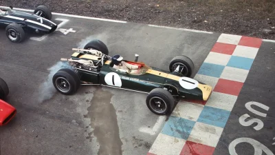 Dziekan5 - 2 października 1966: Jim Clark przypala gumy w Lotusie 43 w Watkins Glen.
...