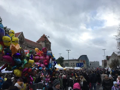 H.....i - Bylem dzisiaj na obchodach imienin ulicy św. Marcin i święcie Niepodległośc...