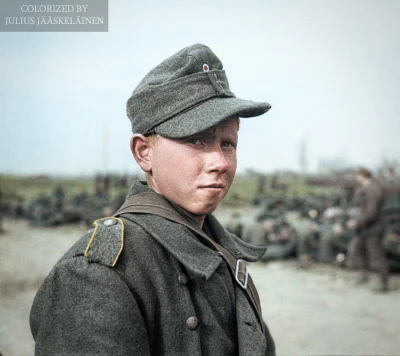 wojna - 17-letni niemiecki żołnierz złapany na wschód od Renu.

26 marca 1945r.

...