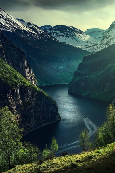 iwarsawgirl - Geirangerfjord, Norwegia, fot. Max Rive

#fotografia #earthporn #norweg...