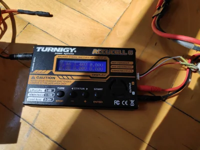 DJMEFEDRON - Ehh

#drony #rc 

Kupiłem pakiet lipo 2s, 12Ah tornado power, podłączam ...