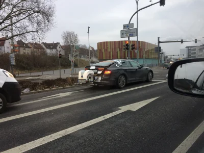 onetiger - Mirki, właśnie złapałem takie auto na drodze w Niemczech pod fabryką Audi,...