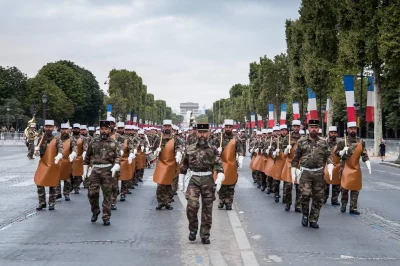 orzak - Oddział Legii Cudzoziemskiej na Polach Elizejskich.
#francja