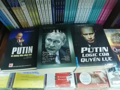 Pippo - @krolowamonika zawsze mogą poczytać biografię Putina