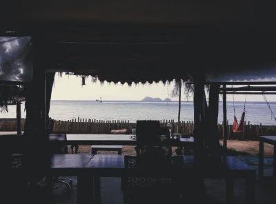 neufrin - @neufrin: Tak się dzisiaj pracuje - BeachHub - Koh Phangan, Tajlandia
#dig...